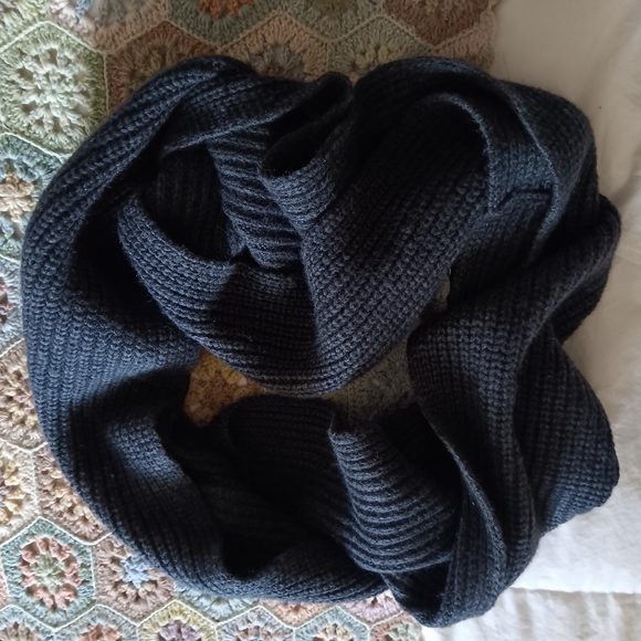 J. CREW 100% Cashmere Chunky Knit Infinity Wrap Scarf - Picture 1 of 4